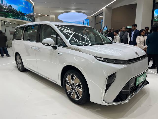 MG M9 EV
